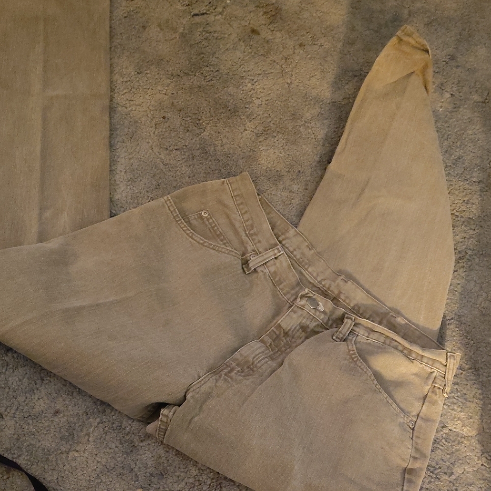 Wrangler Relaxed Fit Men's 36/34 Straight Leg Jeans in Tan